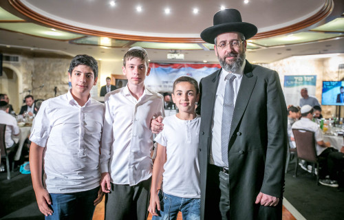 Chief-Rabbi-D-Lau-with-BarMitzvah-boys